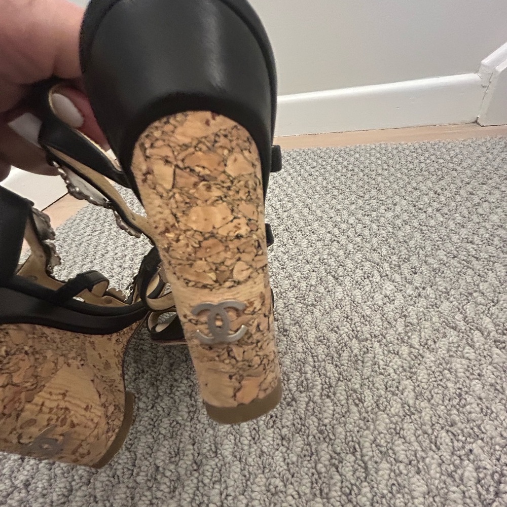 AUTHENTIC Chanel Black Sandals with Silver Flowers, Size 37.5 - Picture 6 of 7
